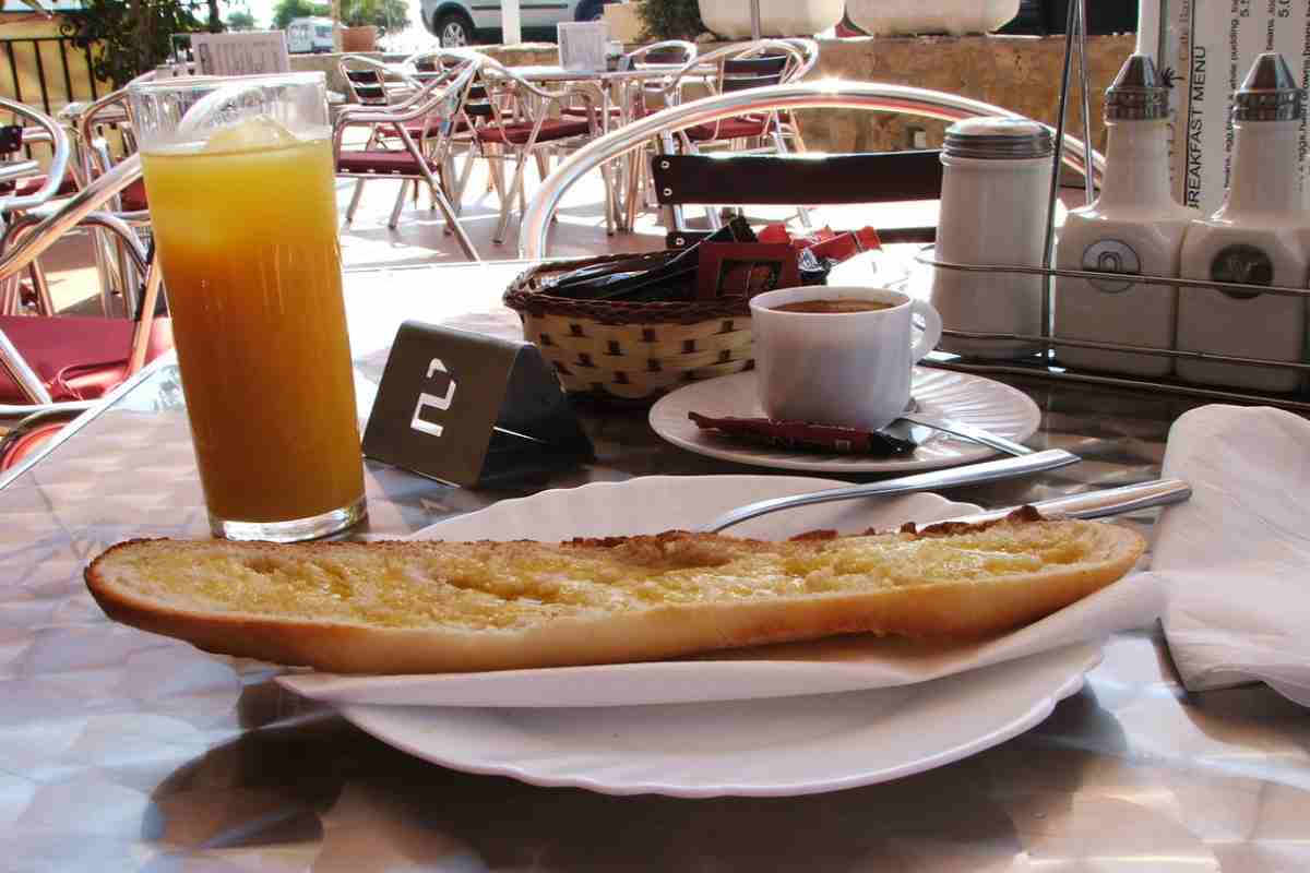 Prueba desayuno reducir ingesta de calorías