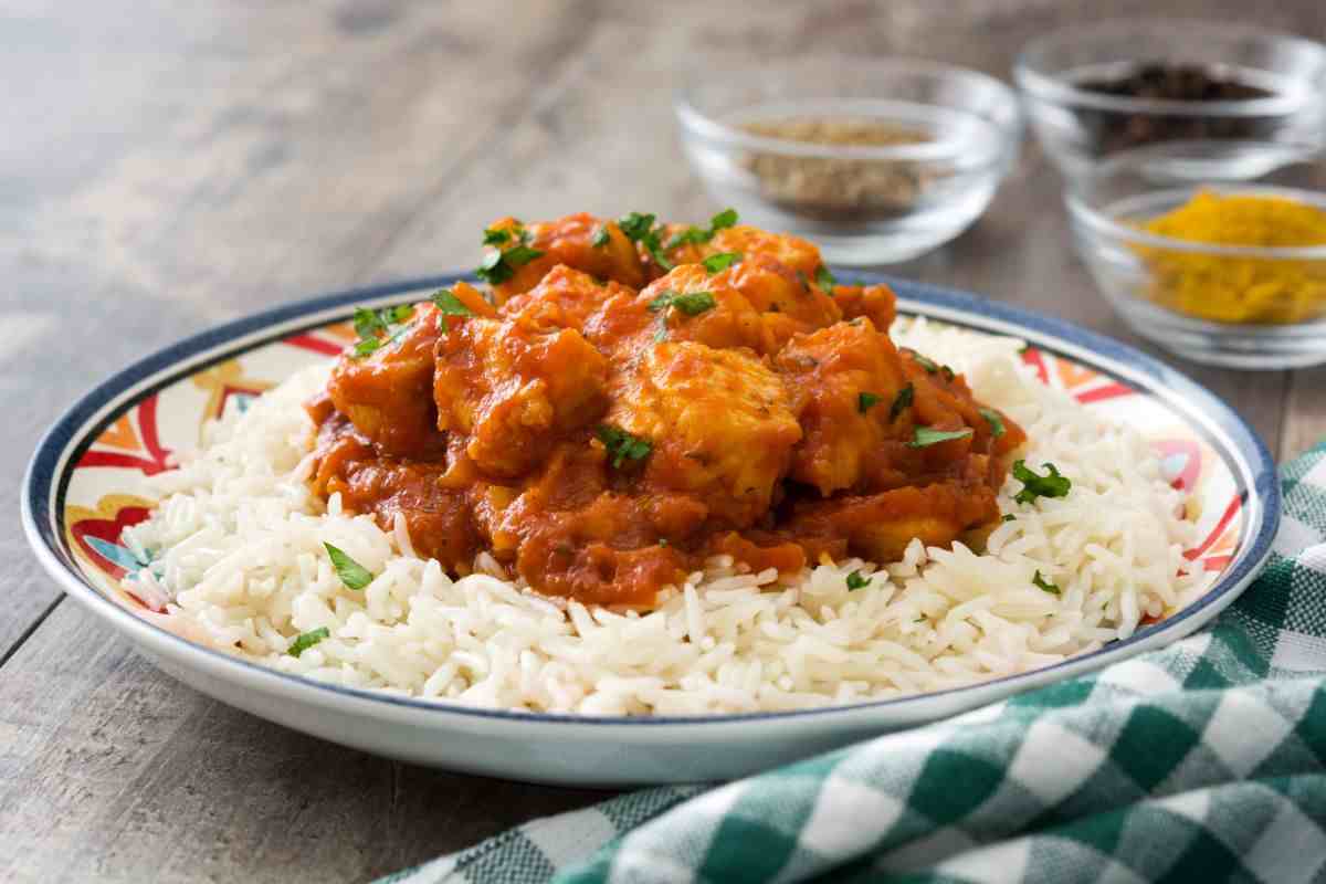 La receta del pollo tikka que vuelve loco a los británicos