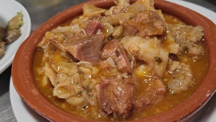 Callos a la madrileña, uno de los platos más típicos de la comida de Madrid.
